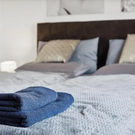 Blue Lagoon: Design Fur 4 Mit Schreibtisch, Parkplatz, Kuche Apartment *