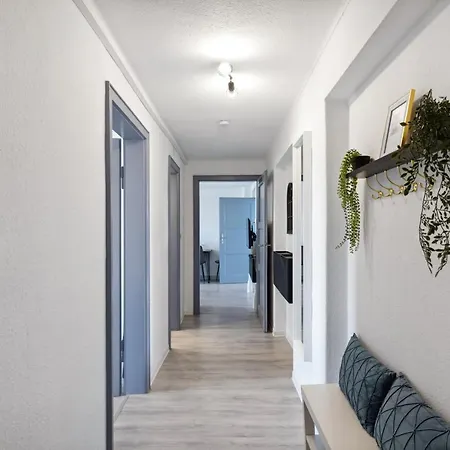 Blue Lagoon: Design Fur 4 Mit Schreibtisch, Parkplatz, Kuche *